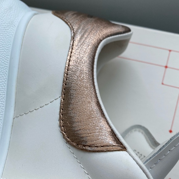 Alexander McQueen Oversized Sneakers - Picture 3 of 7